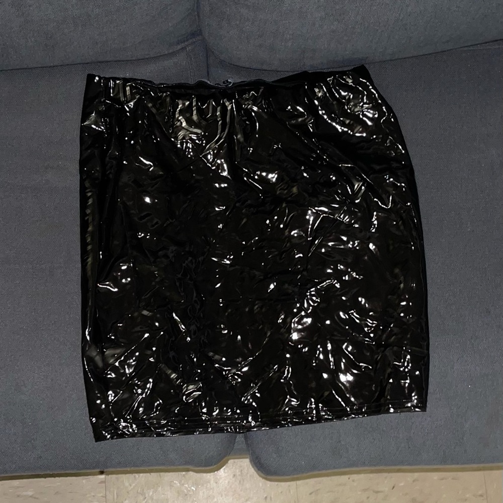 Faux leather mini skirt